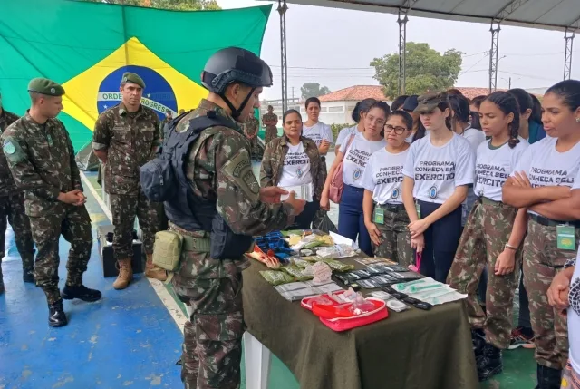 Programa Conheça seu Exército no 35º BI