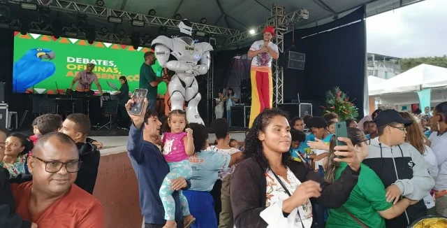 Robozão da Secti na 17ª da Flifs