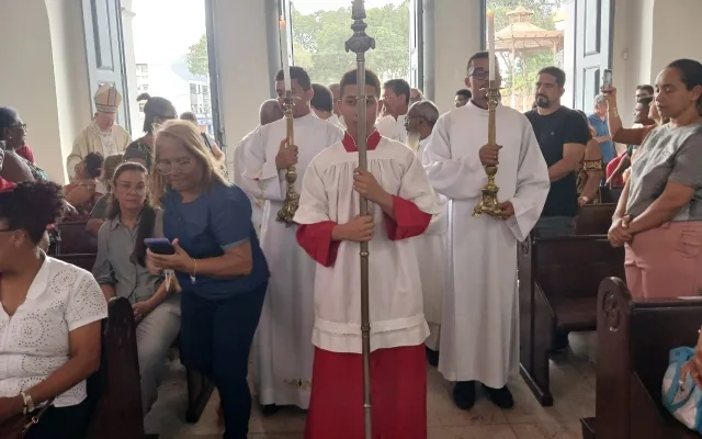 Dom Itamar Vian celebra aniversário com Missa na Catedral de Santana 