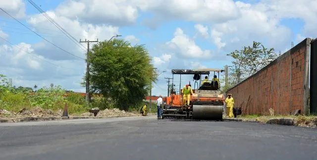 Avenida periférica em obra