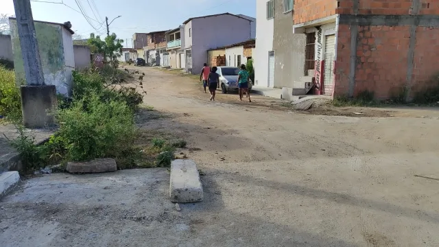 Rua Macário Cerqueira - bairro Muchila ll