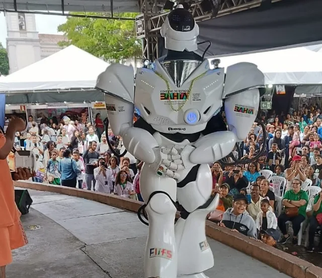 Robozão da Secti na 17ª da Flifs