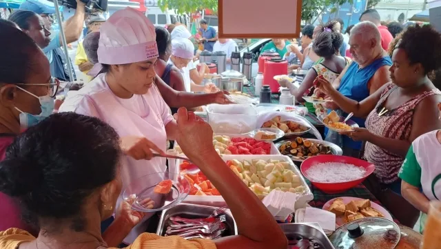 Café da manhã em celebração ao dia do feirante