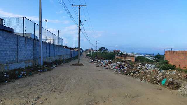 Morador reclama da situação de rua no bairro Gabriela (7)