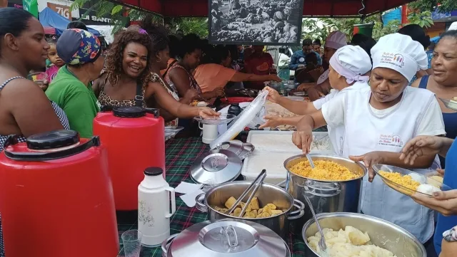 Café da manhã em celebração ao dia do feirante