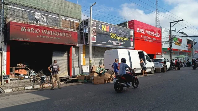 Incêndio em loja no centro de Feira de Santana