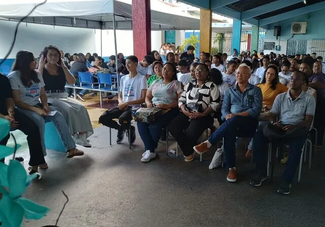 Colégio desenvolve evento literário como incentivo à leitura para os estudantes (6)