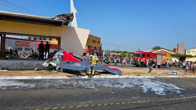 avião cai Teresina