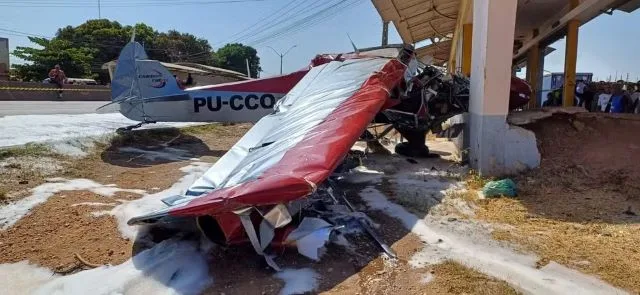 avião cai Teresina