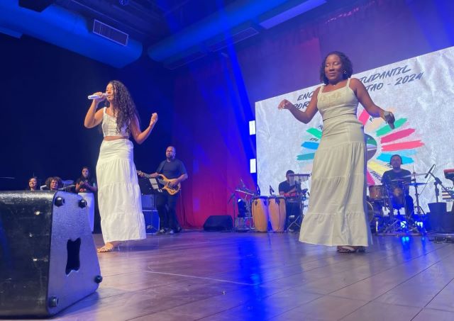 Maria Júlia Rocha Torres e Isabele Teixeira Menezes