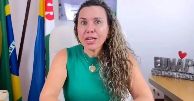 mulher prefeita desiste