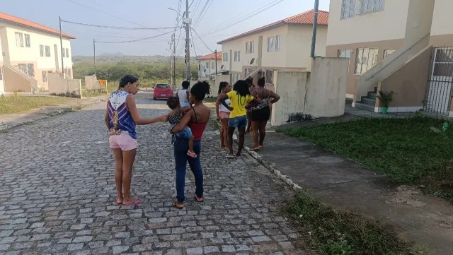 Moradoras do Residencial Habitat do Sertão no Campo do Gado