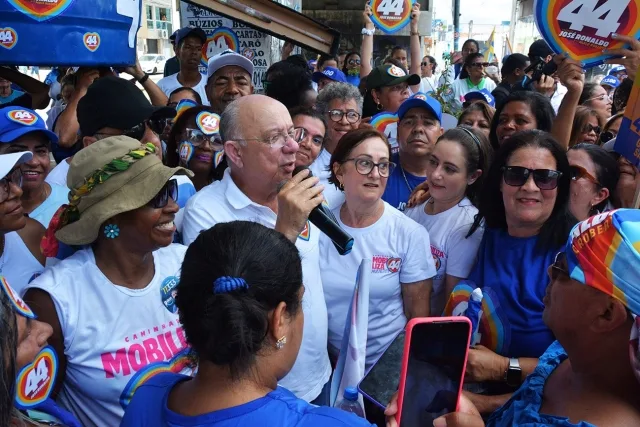 Caminhada de José Ronaldo com mulheres