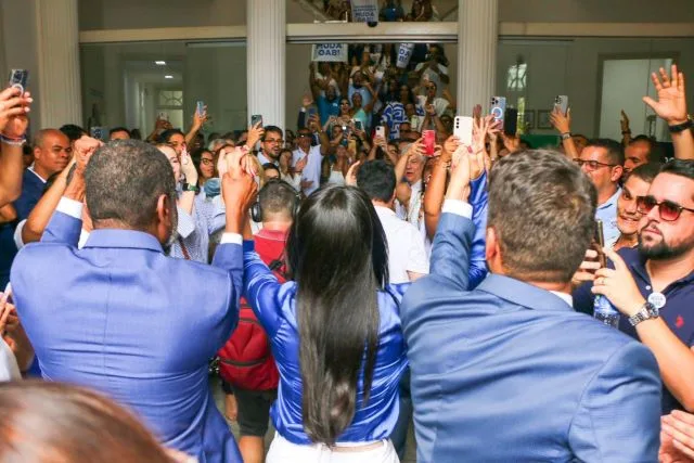 Ana Patrícia e Ivan Jezler protocolam chapa para concorrer as eleições da OAB-BA