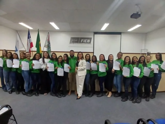 Feira de Santana forma primeira turma de eletricistas composta exclusivamente por mulheres