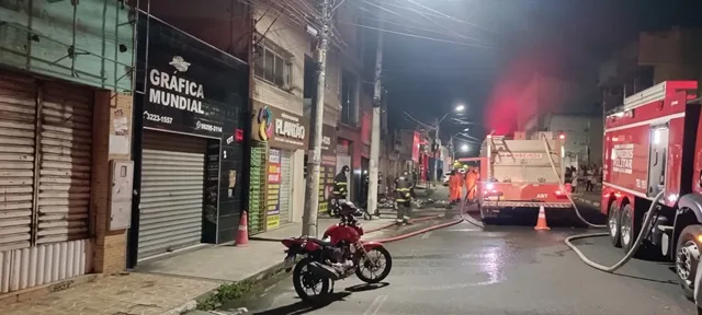 Incêndio em Gráfica na Rua Santos Dumont