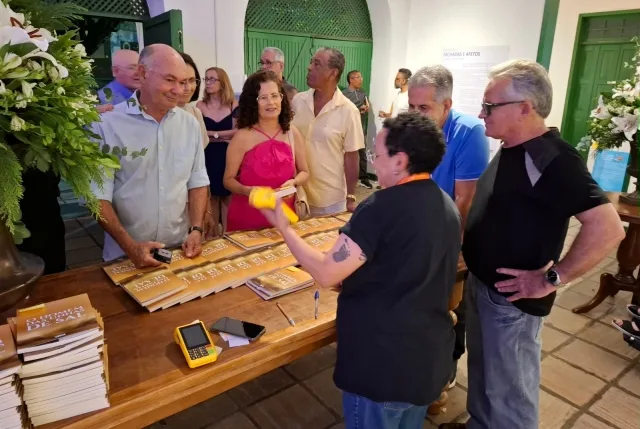 Lançamento do livro o Homem das Unhas de Sal