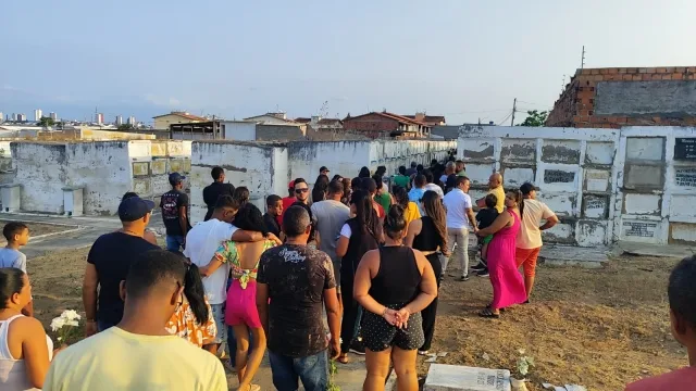 Empresário que fugiu de blitz é sepultado em Feira de Santana