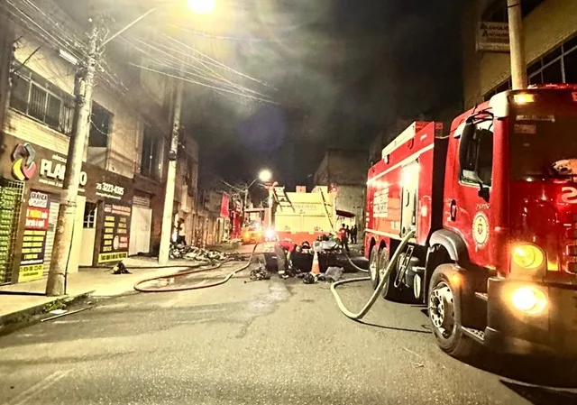 Incêndio em Gráfica na Rua Santos Dumont