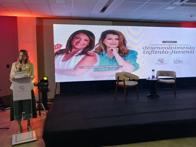 Palestra discute a importância do cuidado parental no desenvolvimento infantojuvenil