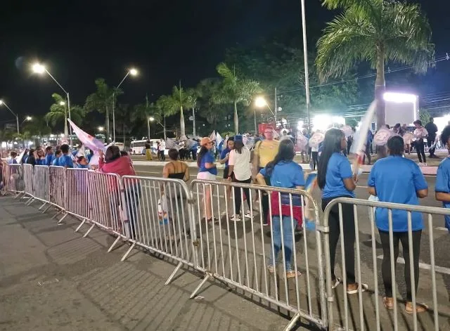 Movimentação em frente à TV Subaé