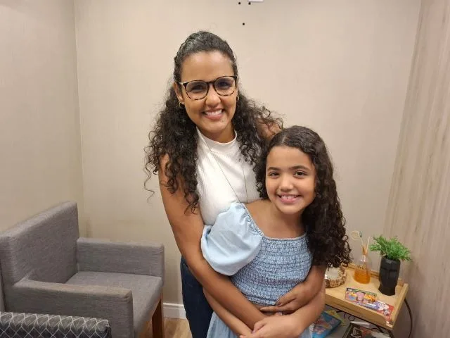 psicologa fernanda ribeiro e a filha