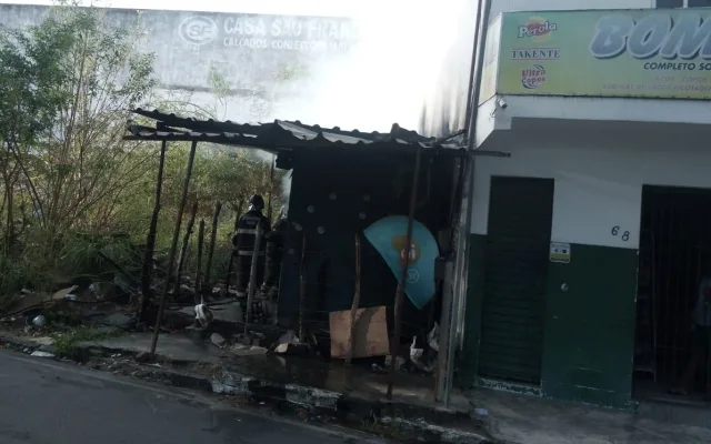 Terreno baldio - Praça 2 de julho