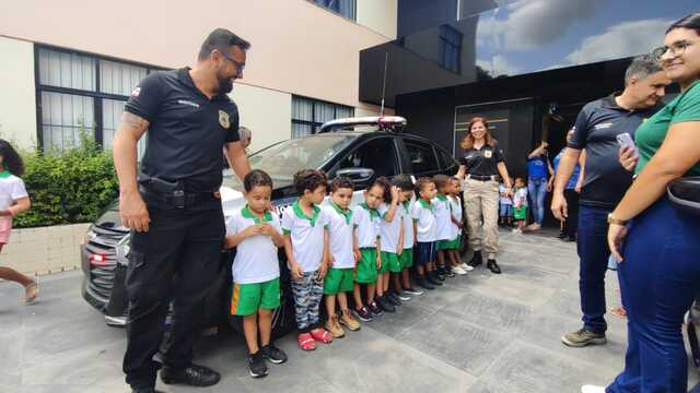 Dia das Crianças Polícia Civil realiza ação com brincadeiras e distribuição de presentes (13)