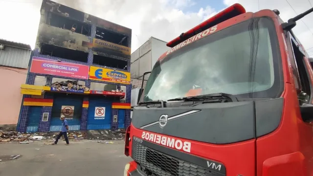 Incêndio na Rua Miguel Mathias no Centro de Abastecimento