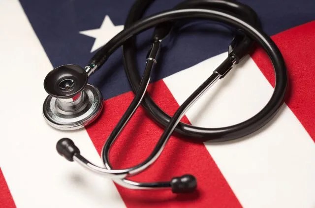 medicina médico bandeira americana EUA Estados Unidos saúde