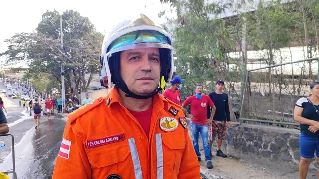 Incêndio em lojas de embalagens