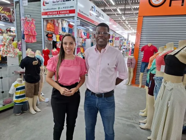 Sheila dos anjos do Departamento Comercial e Luiz Antônio, Superintendente do Shopping Cidade das Compras