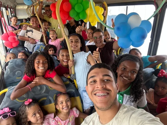 Escola celebra Dia das Crianças com gincana estudantil e passeio recreativo no distrito de Tiquaruçu