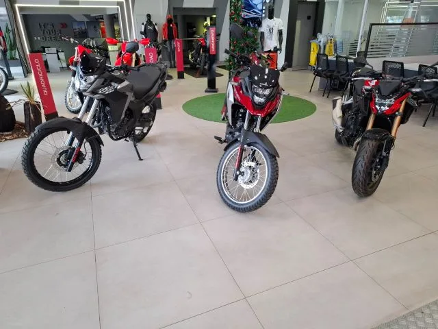 veículos motos moto clube XRE