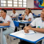 alunos sala de aula rede estadual