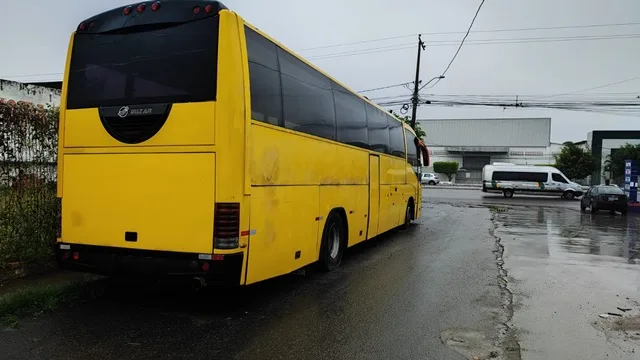 Ônibus Abandonado