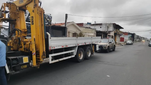 Motores automotivos são apreendidos em Feira de Santana