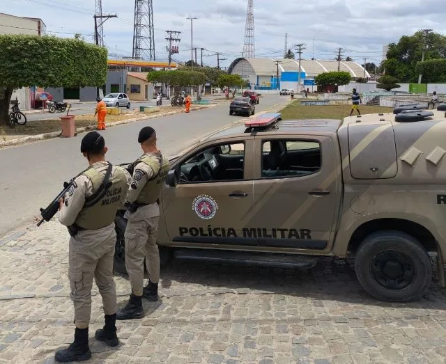 com prisões em flagrantes e apreensões na Região Leste e Feira de Santana