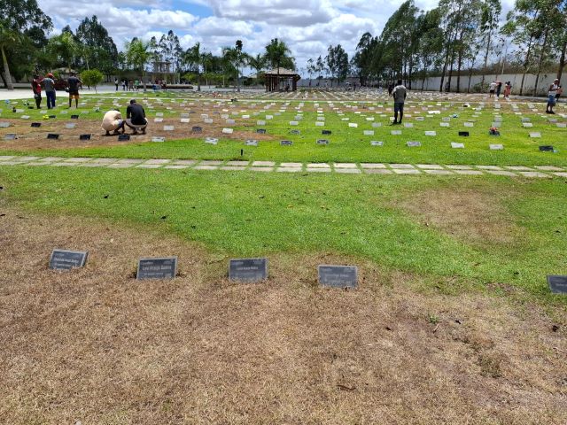 missa no cemitério memorial as flores