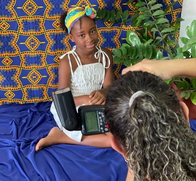 Escola realiza ensaio fotográfico com alunos para promover valorização da cultura negra e indígena