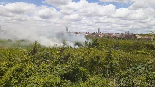 Fumaça na Lagoa do Prato Raso