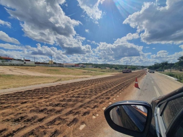 Obras-na-Estrada-do-Feijao-1-696x522