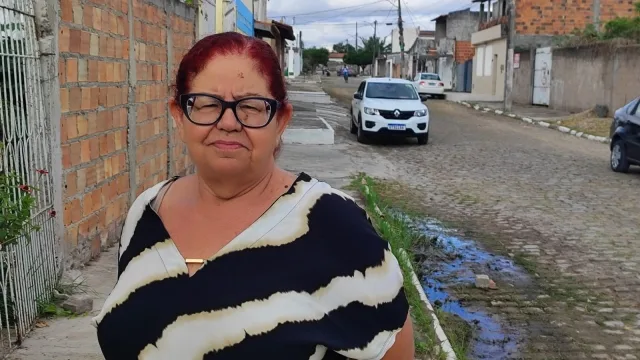 Esgoto a céu aberto na Mangabeira