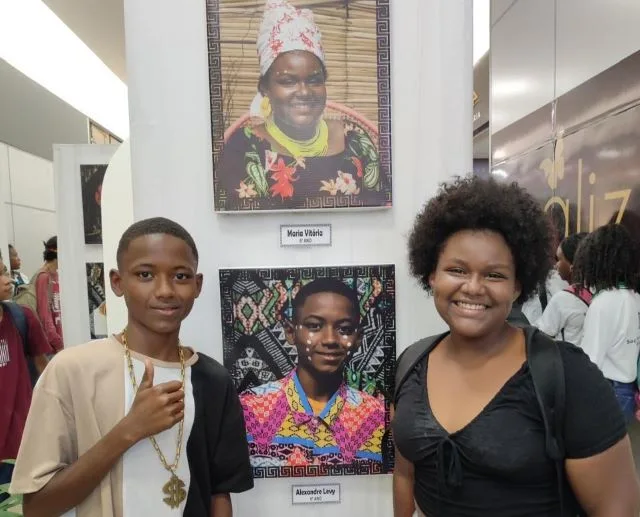 Escola realiza ensaio fotográfico com alunos para promover valorização da cultura negra e indígena