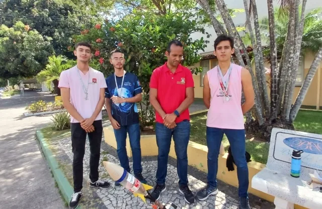 Colégio Santo Antônio - estudantes participam da Jornada dos Foguetes no Rio de Janeiro