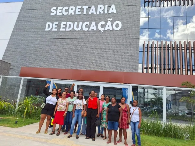 Manifestantes pedem garantia para construção de escola