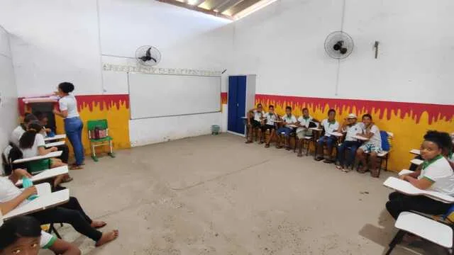 Mães de alunos pedem reconstrução de escola no distrito da Matinha; alunos estudam em chácara alugada (1)