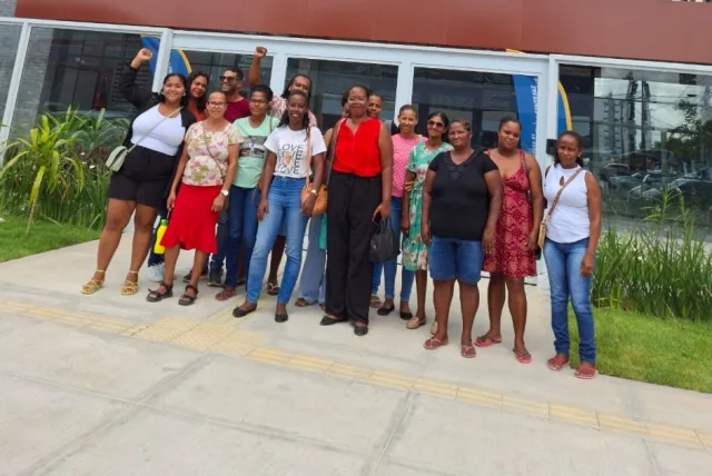 Manifestantes pedem garantia para construção de escola