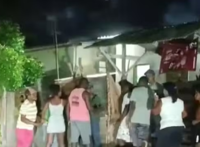 Confusão em São Sebastião do Passé - homem morre a golpes de facão