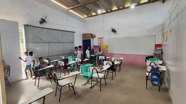 Mães de alunos pedem reconstrução de escola no distrito da Matinha; alunos estudam em chácara alugada (1)